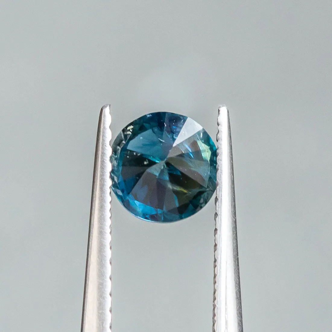 1.02CT ROUND NIGERIAN SAPPHIRE, DEEP TEAL BLUE, 6.00X3.80MM, UNTREATED