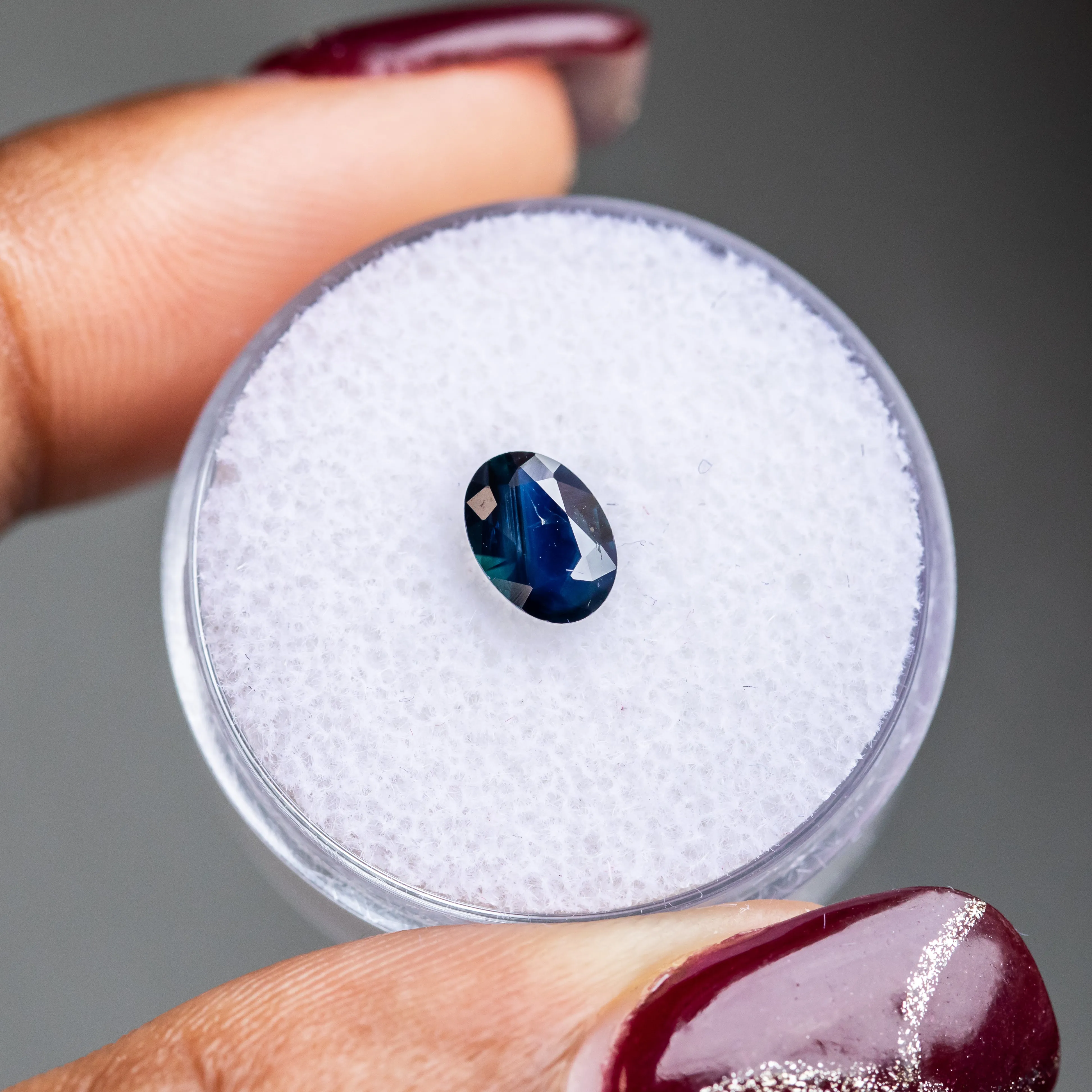 1.03CT OVAL NIGERIAN SAPPHIRE, DEEP OCEAN BLUE, 7.03X5.06X3.54MM, UNTREATED