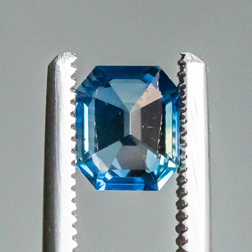 1.38CT EMERALD CUT MADAGASCAR SAPPHIRE, OCEAN BLUE, 6.71X5.51X4.12MM