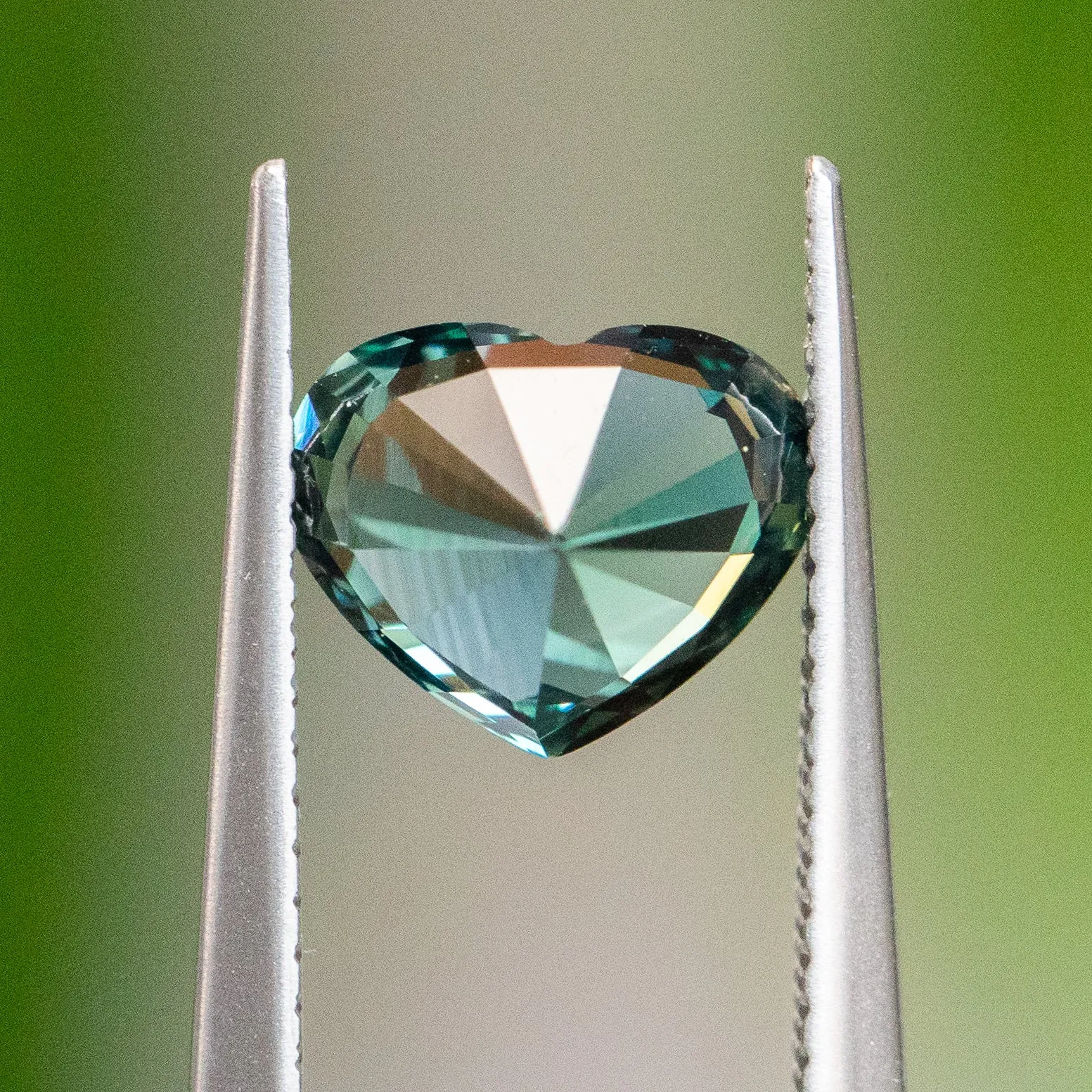 2.52CT HEART MADAGASCAR SAPPHIRE, MEDIUM TEAL GREEN, 8.84X7.14X5.64MM, UNHEATED