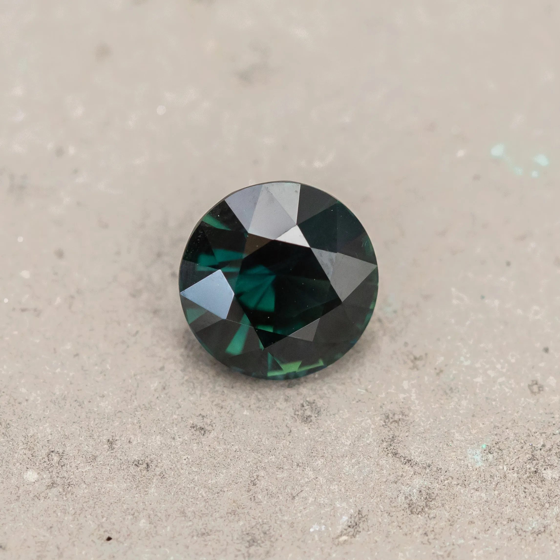 3.05CT ROUND MADAGASCAR SAPPHIRE, DEEP TEAL GREEN, 8.64X5.39MM