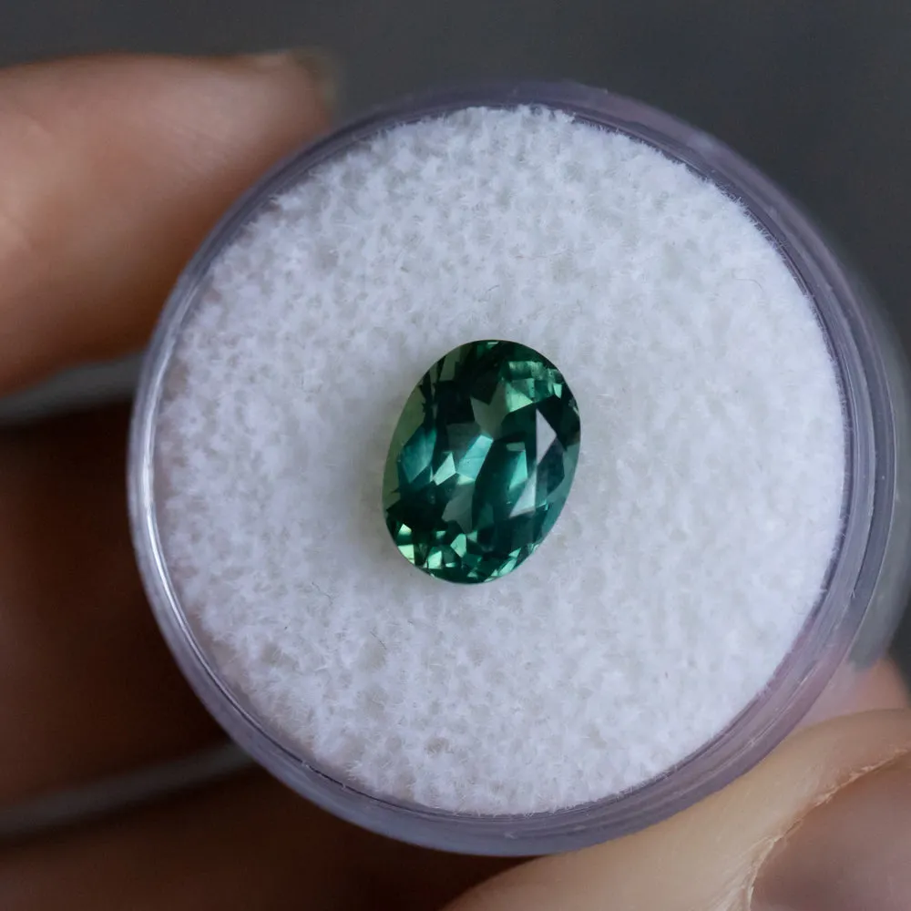 3.0CT OVAL AUSTRALIAN SAPPHIRE, UNTREATED, MEDIUM TEAL BLUE GREEN, 9.54X7.06X5.02MM