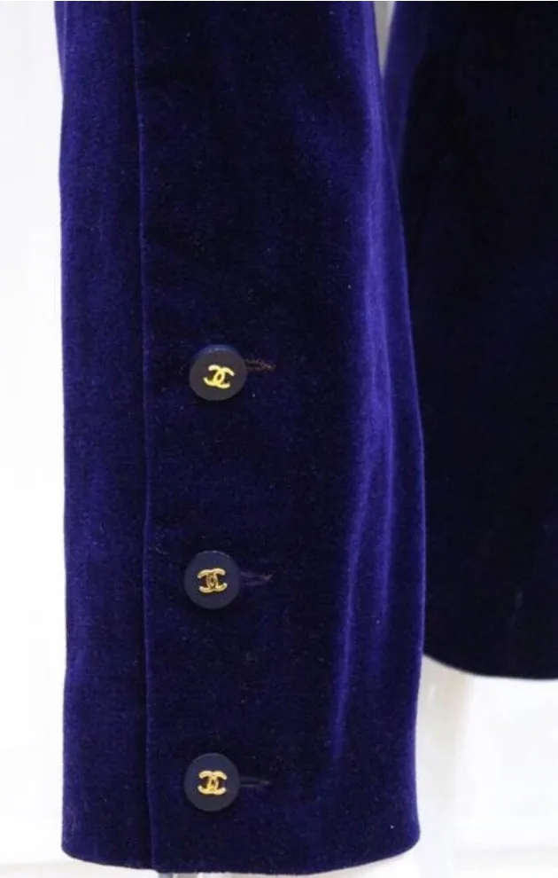 Rare 93P, 1993 Spring Vintage Chanel purple velvet jacket FR 36 US 2/4