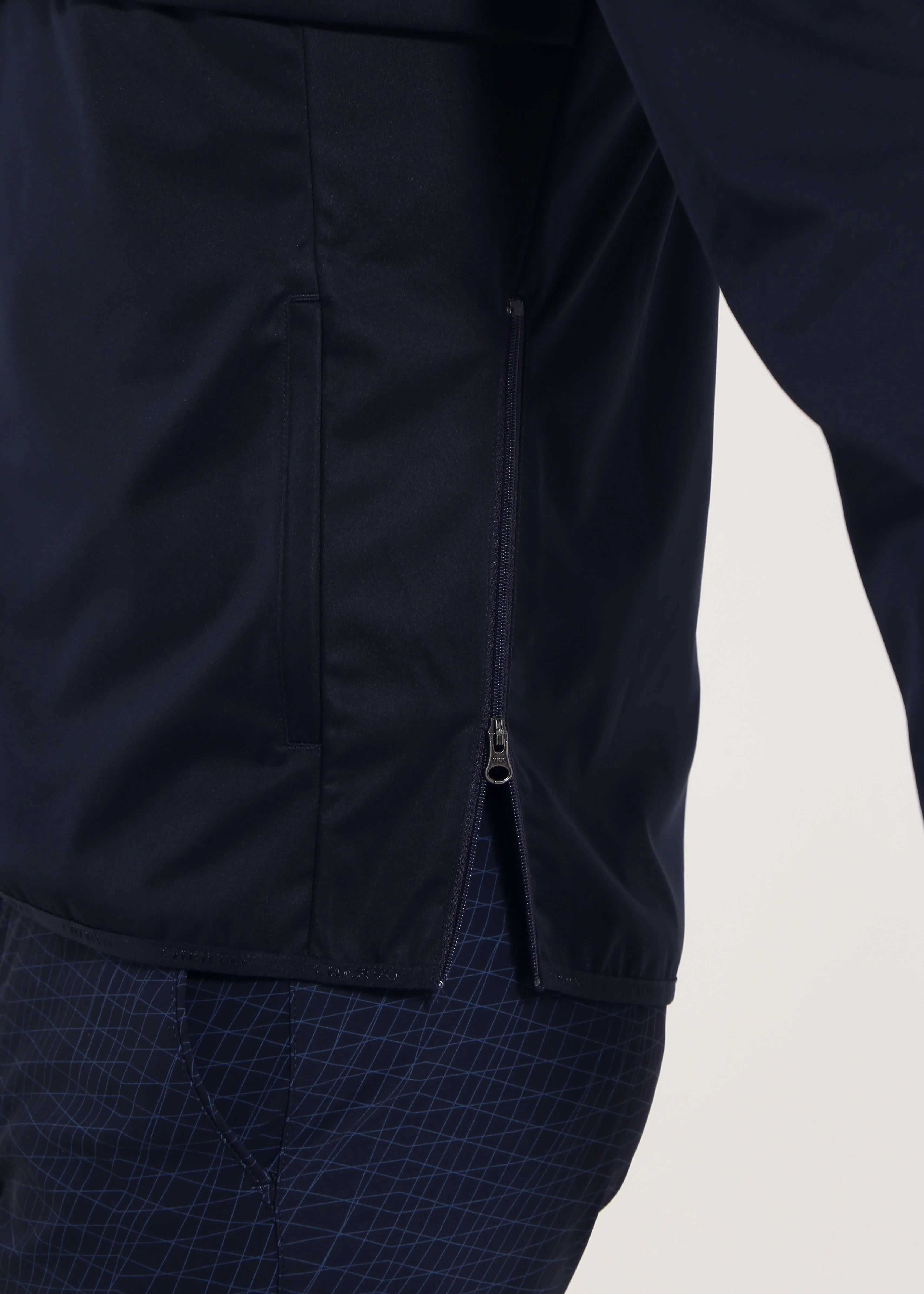 RIGON | ULTRA LIGHT SOFTSHELL QUARTER ZIP